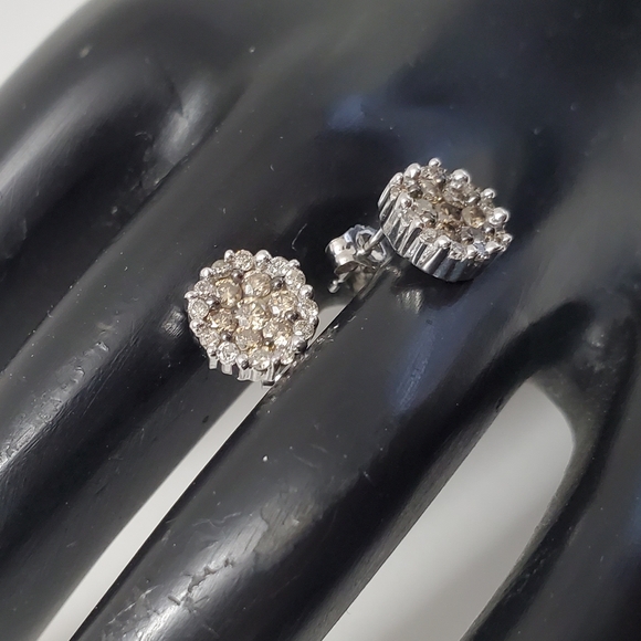 1 Cttw Watch Video / 10K Gold Cognac / Chocolate Diamond Cluster Earrings - Picture 3 of 12